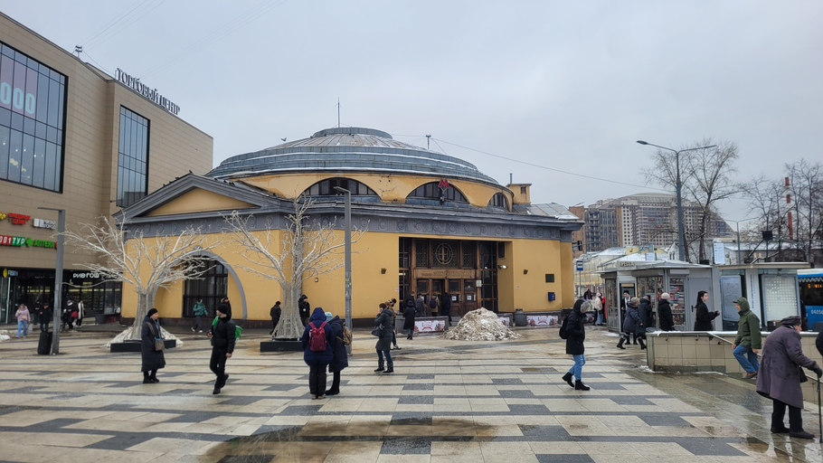 Вестибюль метро Электрозаводская)